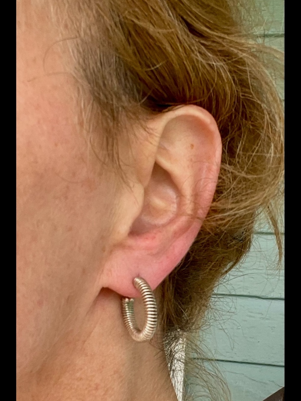 Ribbed Spring Hoop Earrings - Picture 3 of 6